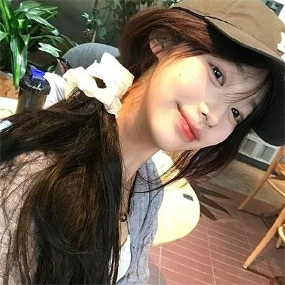 带枪的人